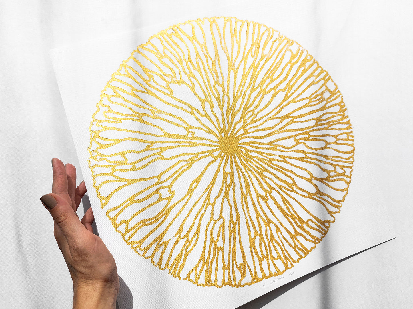Linocut print	Gold abstract flower	Linogravure	Lino print	Printmaking art	Relief print	New home gift	Minimalist artwork	nature lover gift	Wabi sabi wall decor	Simple artwork	Living room wall art	Classical Japandi