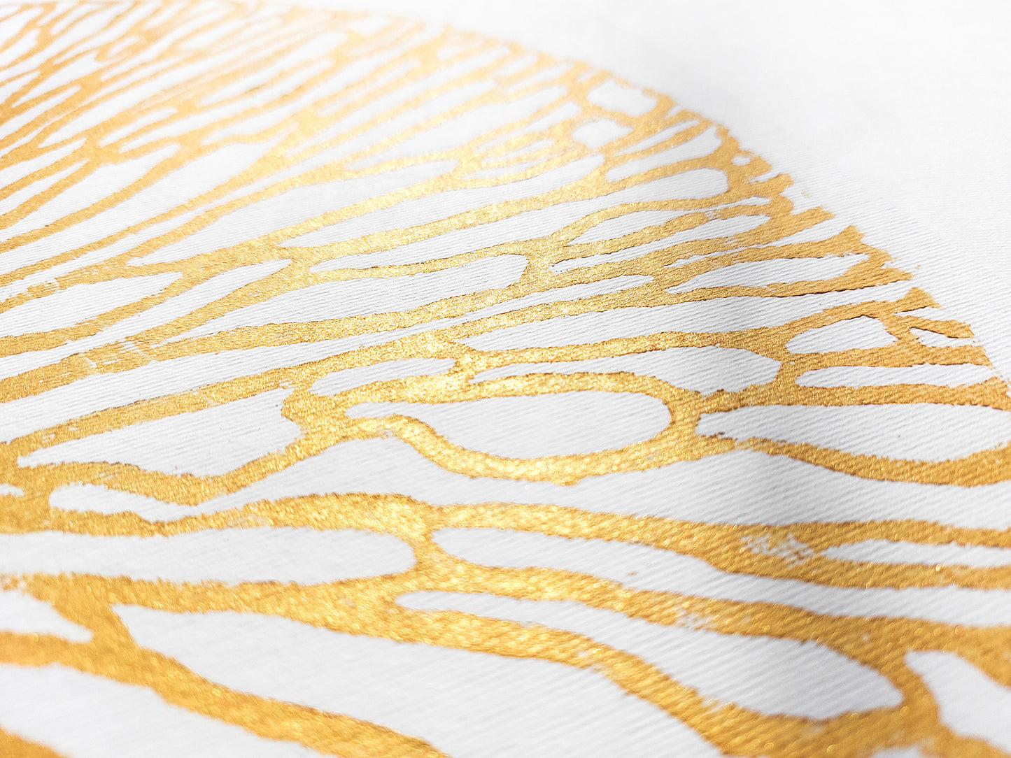 Linocut print	Gold abstract flower	Linogravure	Lino print	Printmaking art	Relief print	New home gift	Minimalist artwork	nature lover gift	Wabi sabi wall decor	Simple artwork	Living room wall art	Classical Japandi