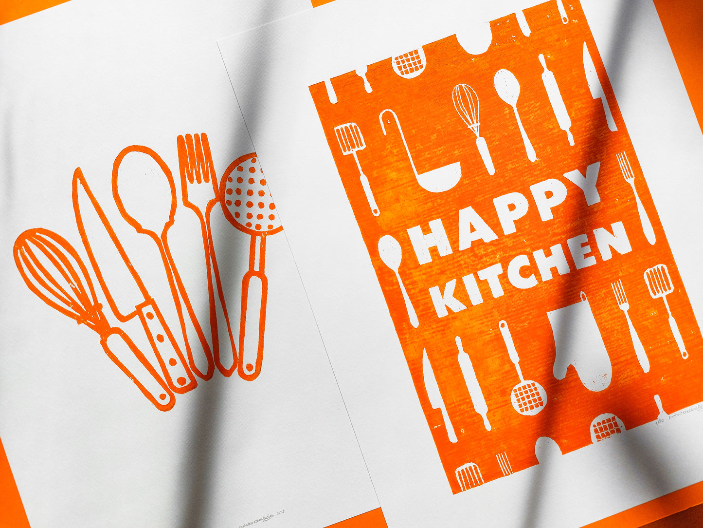 Linocut print Orange utensils pattern Happy kitchen sign Simple artwork Modern kitchen art Linogravure Lino print Printmaking art Gallery wall set of 2 print original wall decor Spoon fork knife Printmaking handmade block relief print Dining room decor decoration Home accessories for Mom Grandma chic gift New first home gift