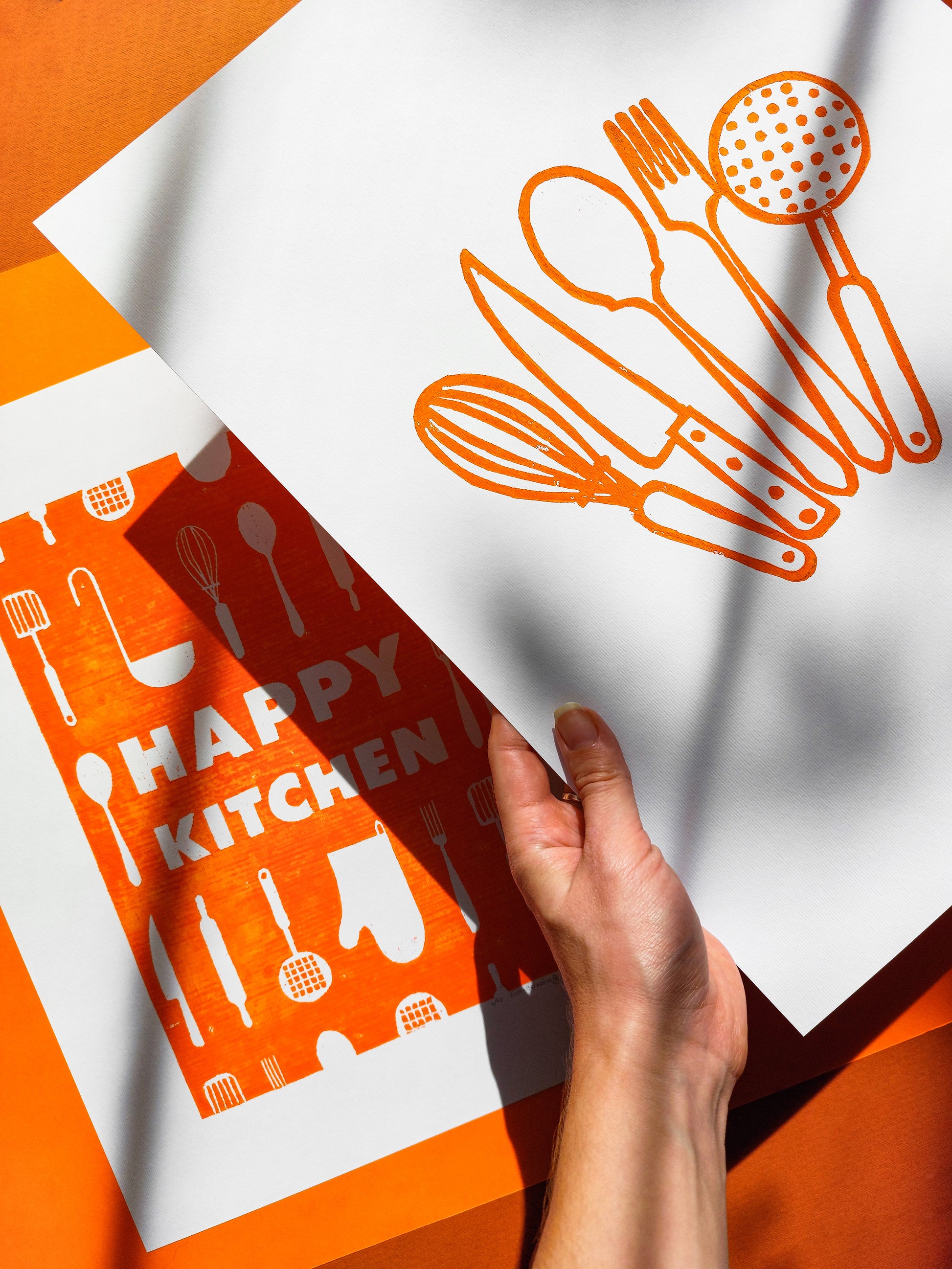 Linocut print Orange utensils pattern Happy kitchen sign Simple artwork Modern kitchen art Linogravure Lino print Printmaking art Gallery wall set of 2 print original wall decor Spoon fork knife Printmaking handmade block relief print Dining room decor decoration Home accessories for Mom Grandma chic gift New first home gift