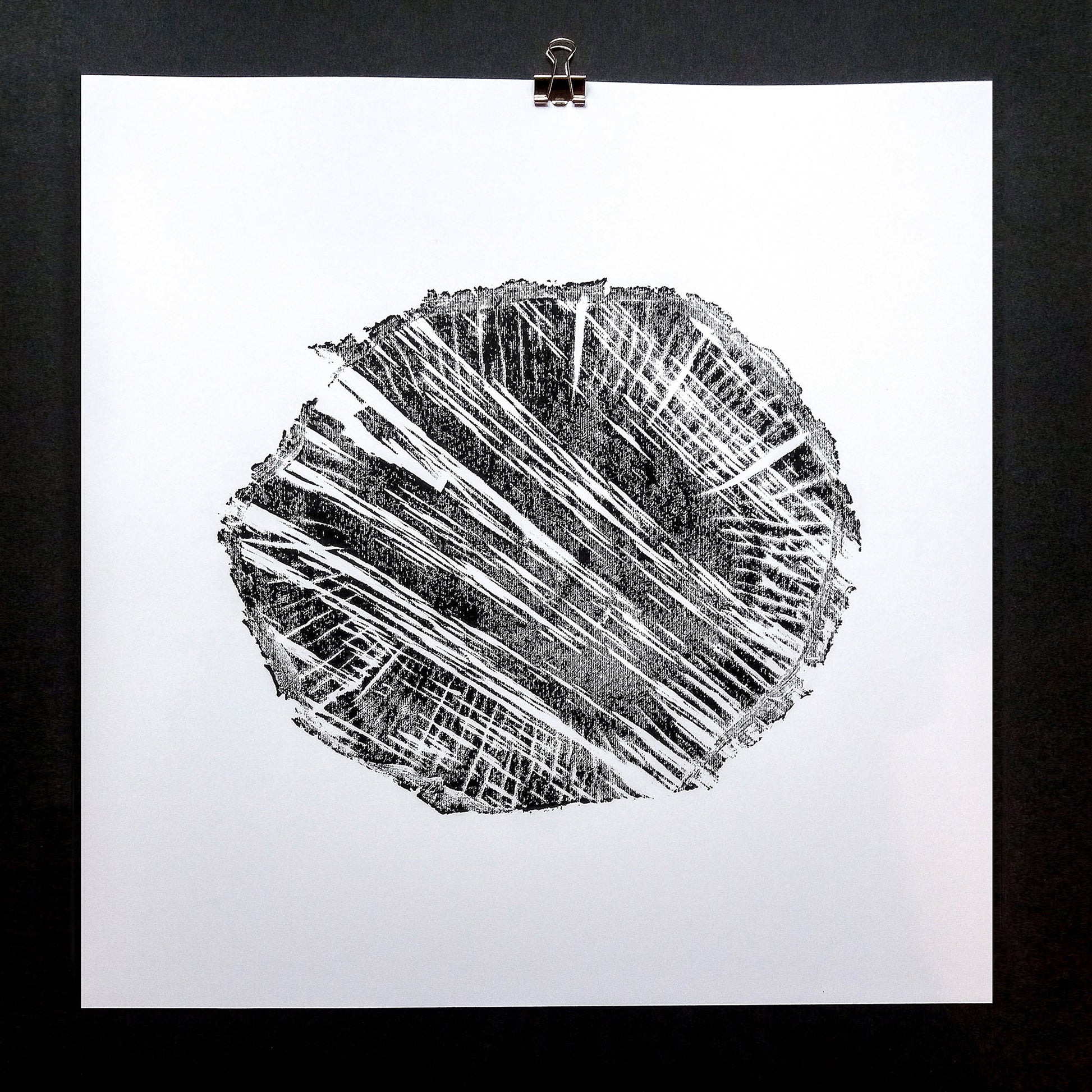 woodcut nature tree ring wood print original artwork relief abstract circle living room rustic fall wall art bedroom decor eco friendly gift black friday sale cyber monday sale anniversary gift contemporary minimalist woodblock slice autumn one of a kind farmhouse printmaking foraged handprinted farm self sister mom mother hostess new home gift appartment grandmother godmother wife woman living room heilroom kitchen handmade dining Organic Sustainable Cabin Mindfulness & Zen