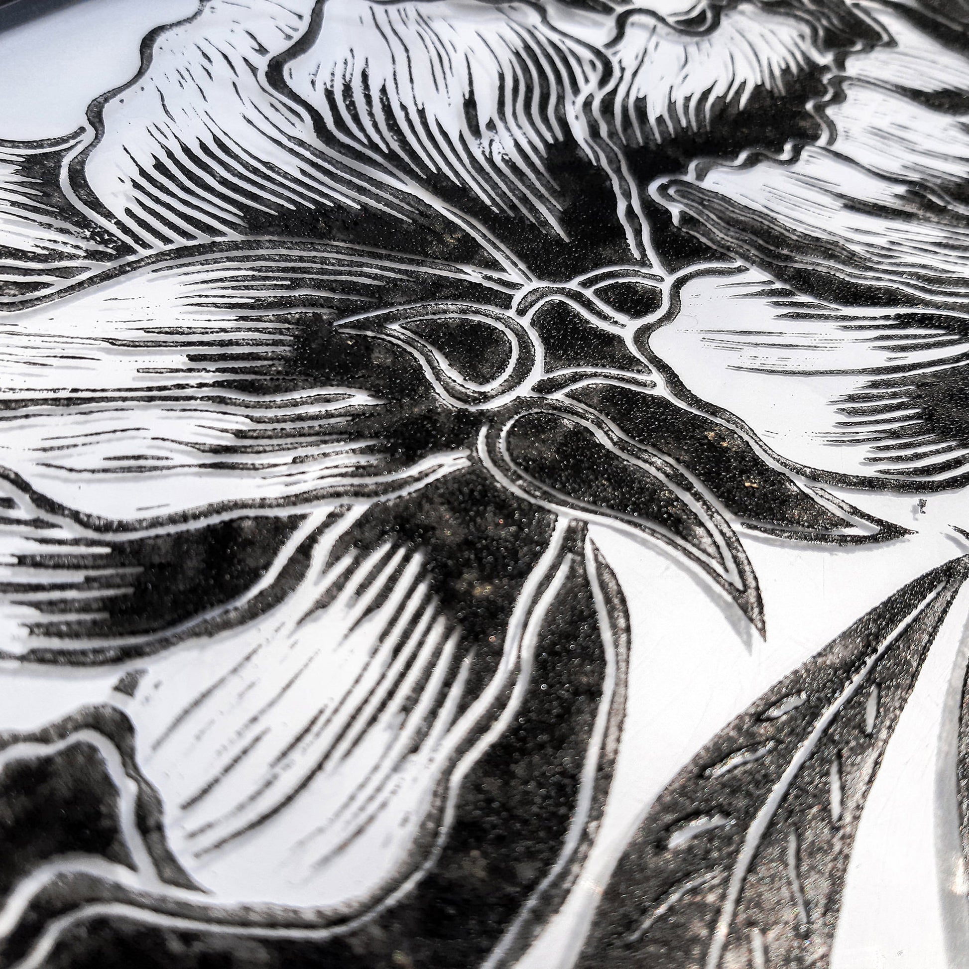 peony flowers flexible plexiglass large linocut print floral lino relief block original artwork reading nook decor fine housewarming gift 
monochrome abstract, glamoratti, maximalist, nordic trendy, european countryside wall art, soft organic modern, moody, slow living wall decor, unique gift for mom, man cave garage, original artwork, one of a kind, office wall decor, headboard, workspace, gallery wall hallway, gen z celebrated, quiet luxury art, boyfriend gift, nurse gift, guest bathroom, niece gift