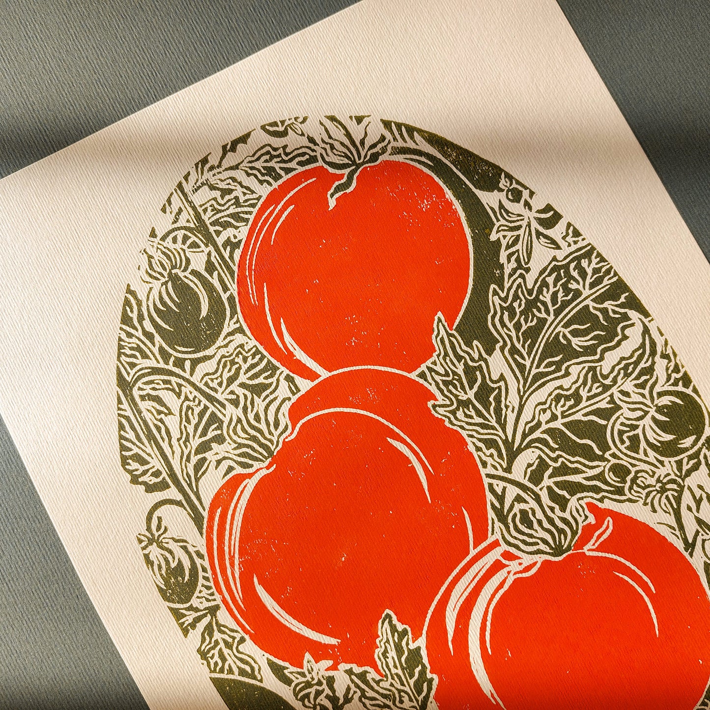 Red sage green beige vintage cottagecore tomato vegetable rustic linocut print retro kitchen dning room decor botanical lino garden harvest pantry original artwork gift for cook mom present nature linogravure farm heirloom christmas home self thoughtful autumn summer plant lover grandmother housewarming bedroom relief wife girlfriend sister godmother Coworker Say Thanks printmaking block hallway entryway handmade unique Xmas mindfulness dopamine new beginnings gift staircase farm