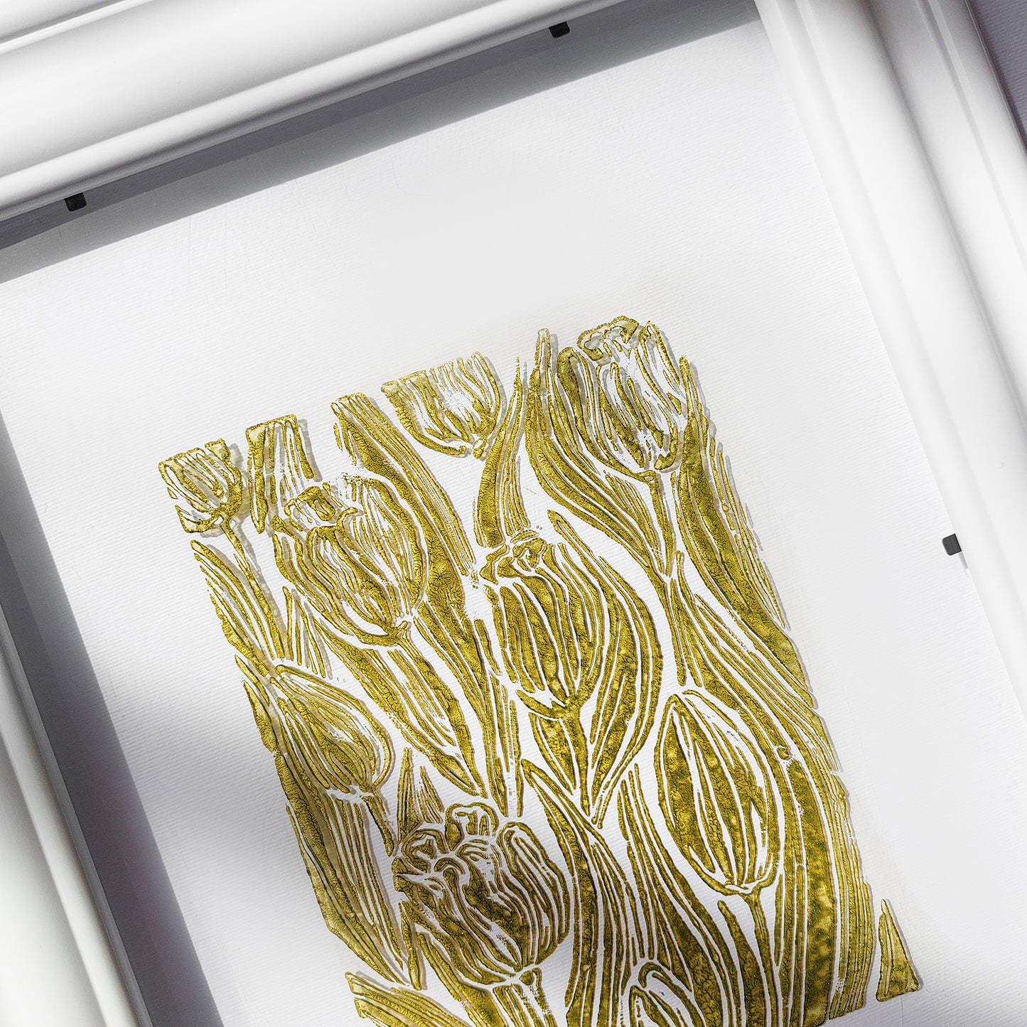 unique retro cottagecore tulip flower nature linocut print flexible plexiglass relief monoprint sage green color floral lino original artwork window nook decor grandmother gift rustic linogravure above bed wall art staircase one of a kind mother study room aundry room handprint hallway coworker reading nook self home hostess farmhouse kitchen block bedroom sister botanical printmaking farm sister mom mother new apartment godmother wife woman dining Entryway housewarming living room