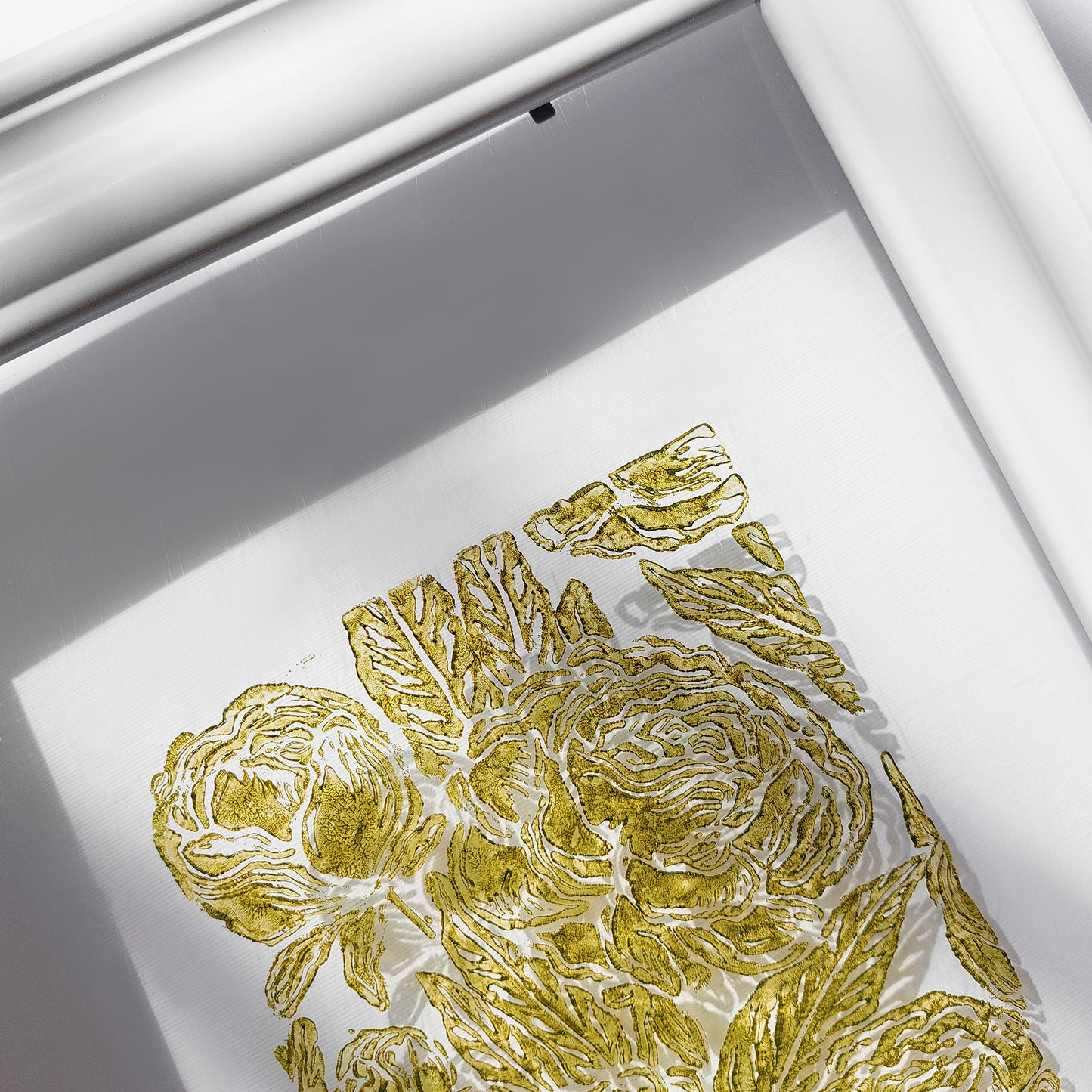 retro cottagecore peony flowers linocut print flexible plexiglass relief monoprint sage green color floral lino print original artwork window nook decor living room wall art self wife gift ideas rustic linogravure mother study room laundry room handprint hallway above bed reading nook grandmother gift nature present staircase home hostess farmhouse kitchen block bedroom sister botanical printmaking farm sister mom mother new apartment godmother wife woman dining Entryway housewarming living room