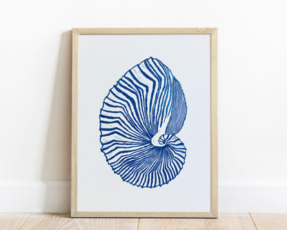 Blue sea shell art Linocut print Hampton style decor for living room, bathroom, bedroom UNFRAMED / Relief print, Nautical wall decor, Simple artwork, Coastal wall art, New apartment housewarming gift