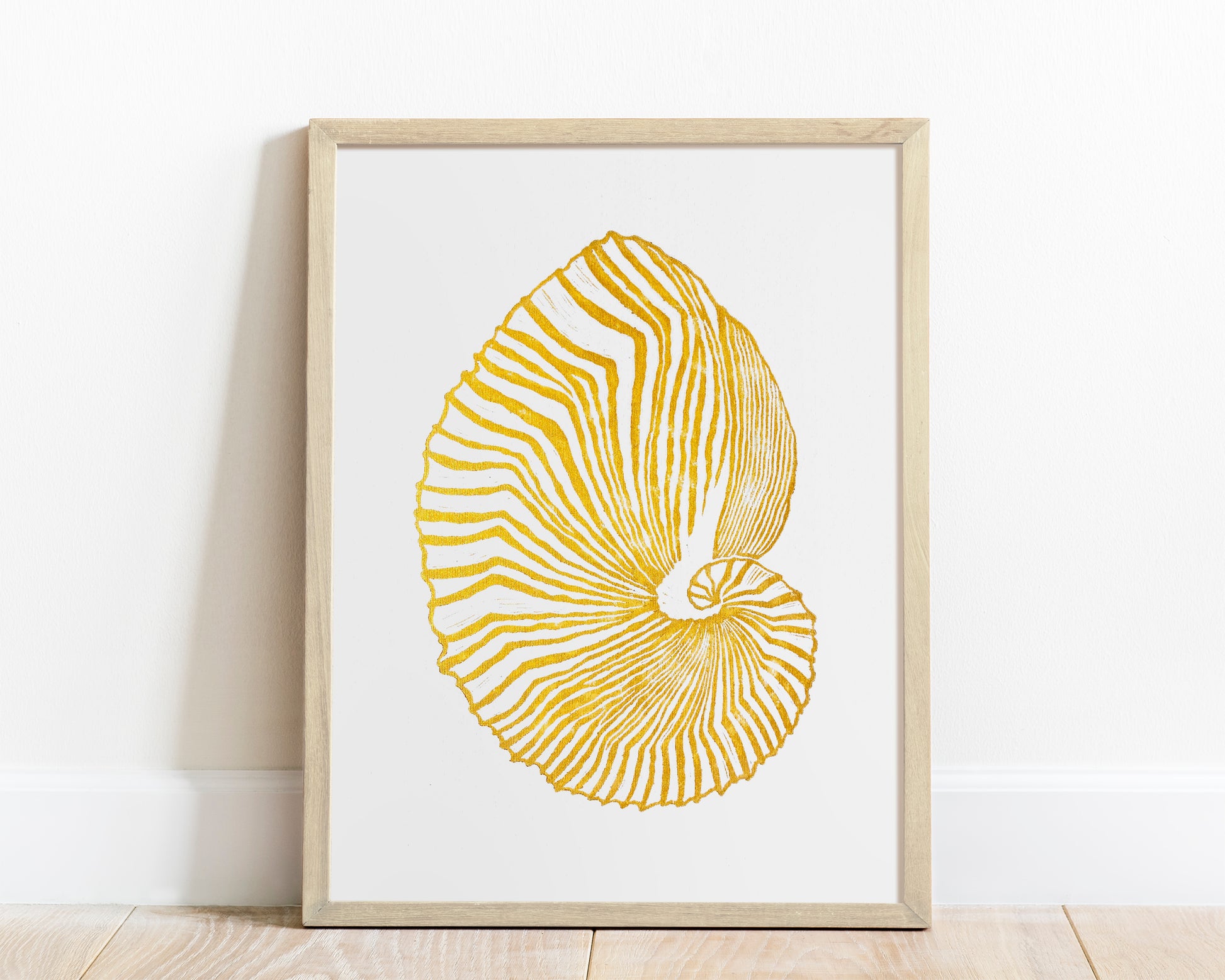 Gold sea shell art Linocut print Hampton style decor for living room, bathroom, bedroom UNFRAMED / Relief print, Nautical wall decor, Simple artwork, Coastal wall art, New apartment housewarming gift