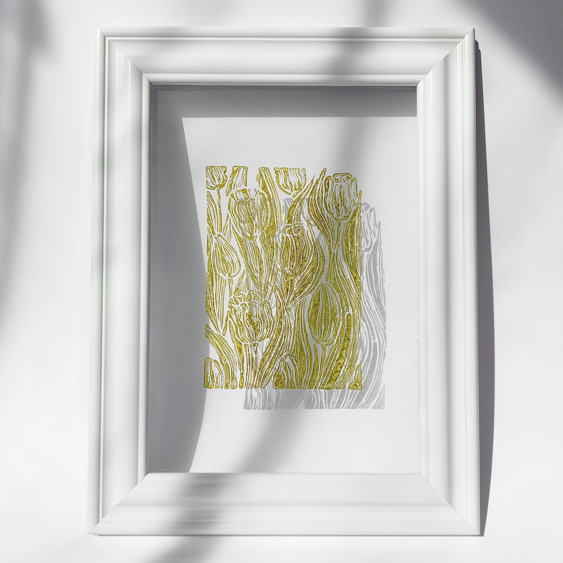 unique retro cottagecore tulip flower nature linocut print flexible plexiglass relief monoprint sage green color floral lino original artwork window nook decor grandmother gift rustic linogravure above bed wall art staircase one of a kind mother study room aundry room handprint hallway coworker reading nook self home hostess farmhouse kitchen block bedroom sister botanical printmaking farm sister mom mother new apartment godmother wife woman dining Entryway housewarming living room