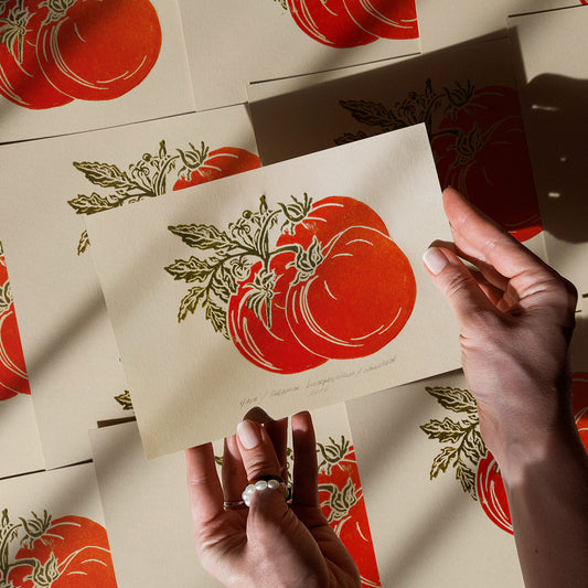 Sage green red beige vintage cottagecore tomatoes berry nature linocut print retro kitchen dining room decor botanical lino garden harvest pantry wall art original artwork hostess gift rustic linogravure relief handprint country cottage farmhouse berries home office wall hanging mini A5 A4 block printmaking hand carved unique gift ideas plant dopamine eclectic moody farm chateaucore summer coquette room dorm laundry shelf entryway new housewarming engraving etching old world european countryside